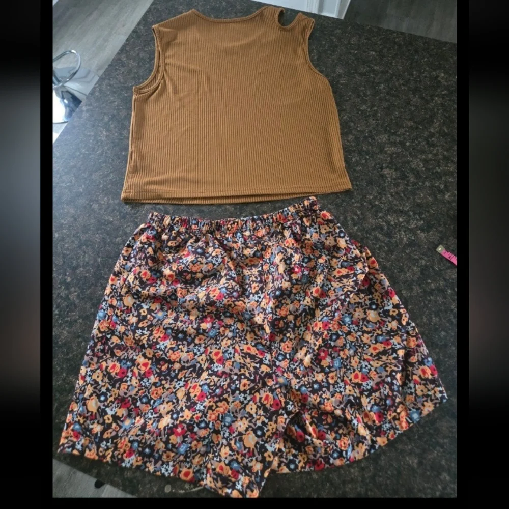 2 pc short and shirt set new without tags juniors 15 Yr Old - Picture 2 of 7